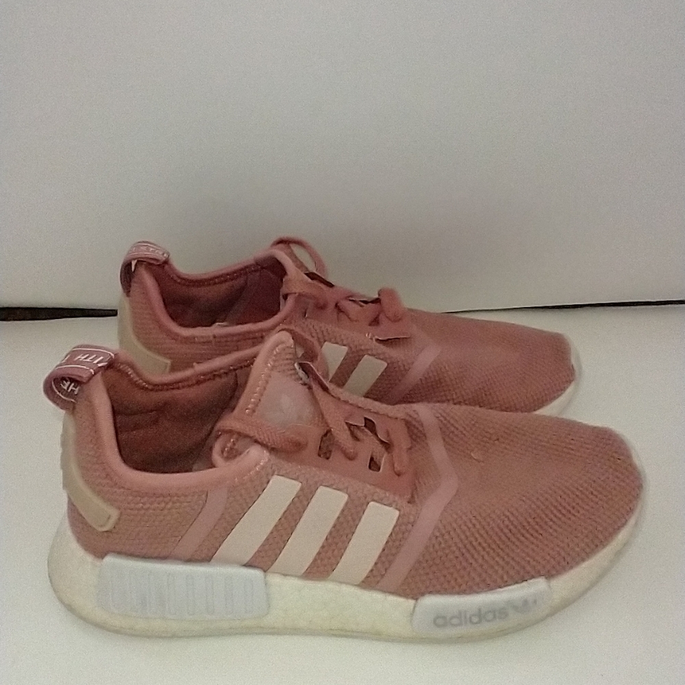 Adidas NMD R1 Salmon Raw Pink Shoes Women's sz 7.5 ( S76006)